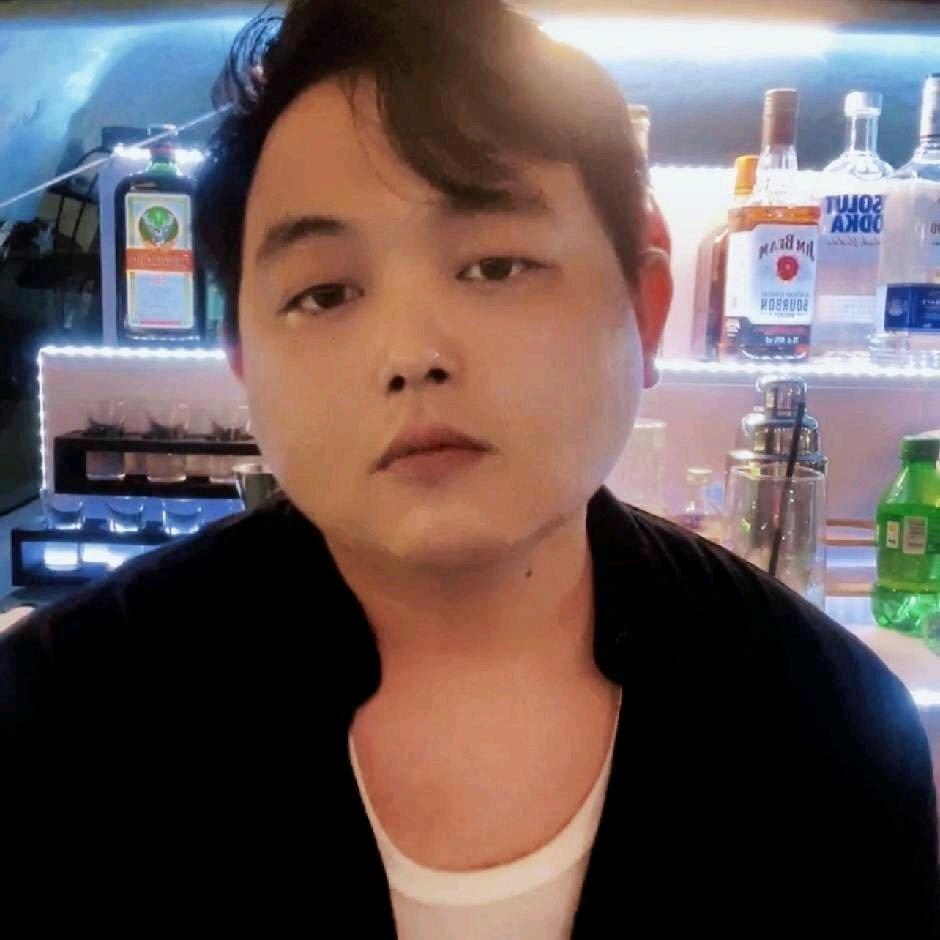 A是刘逸哇