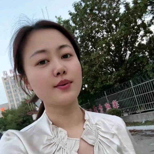 抱抱889