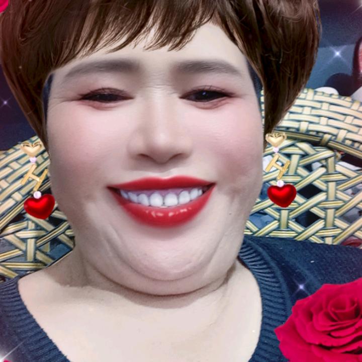 燕子爱听山歌。