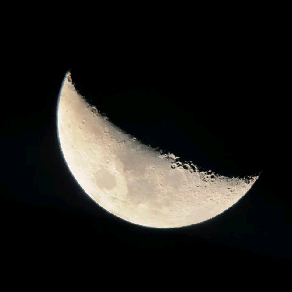 月亮落在左手边🌙