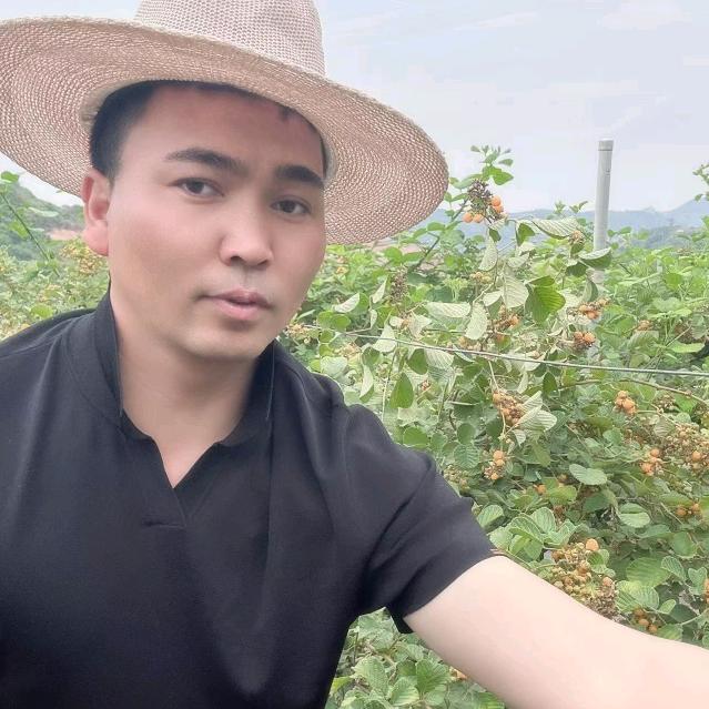 在昆明卖文山米线的文山大叔