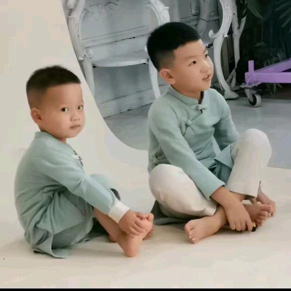 皓宸兄弟