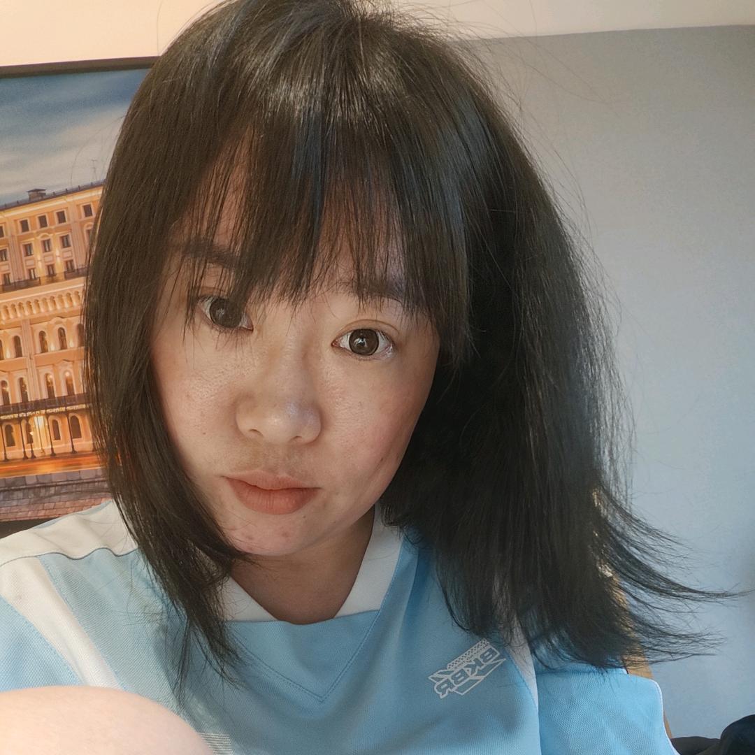 爱吃大白🐰🍬的姐姐