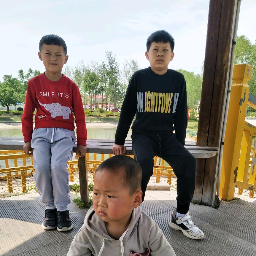 低头挣钱，抬头做人！