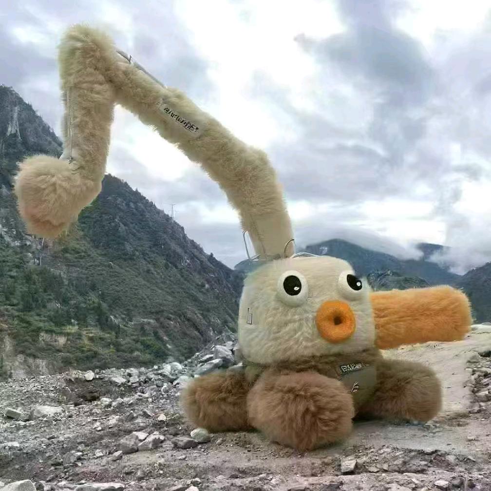 开挖机.货车的小彭彭