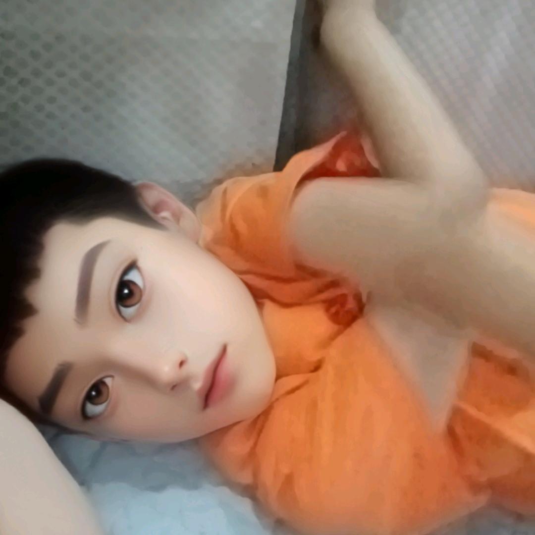 阳光下的少年