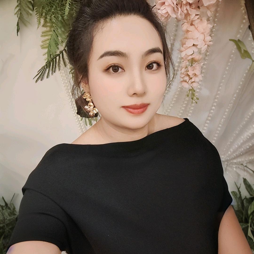 锡林浩特市奈森轻奢美甲美睫店