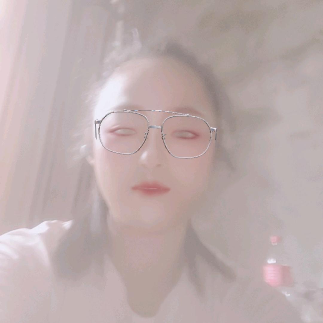 <(｀^′)>礼物呢