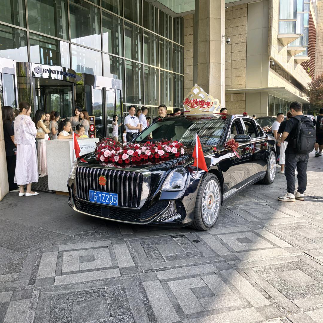 四川红旗国雅（婚车）