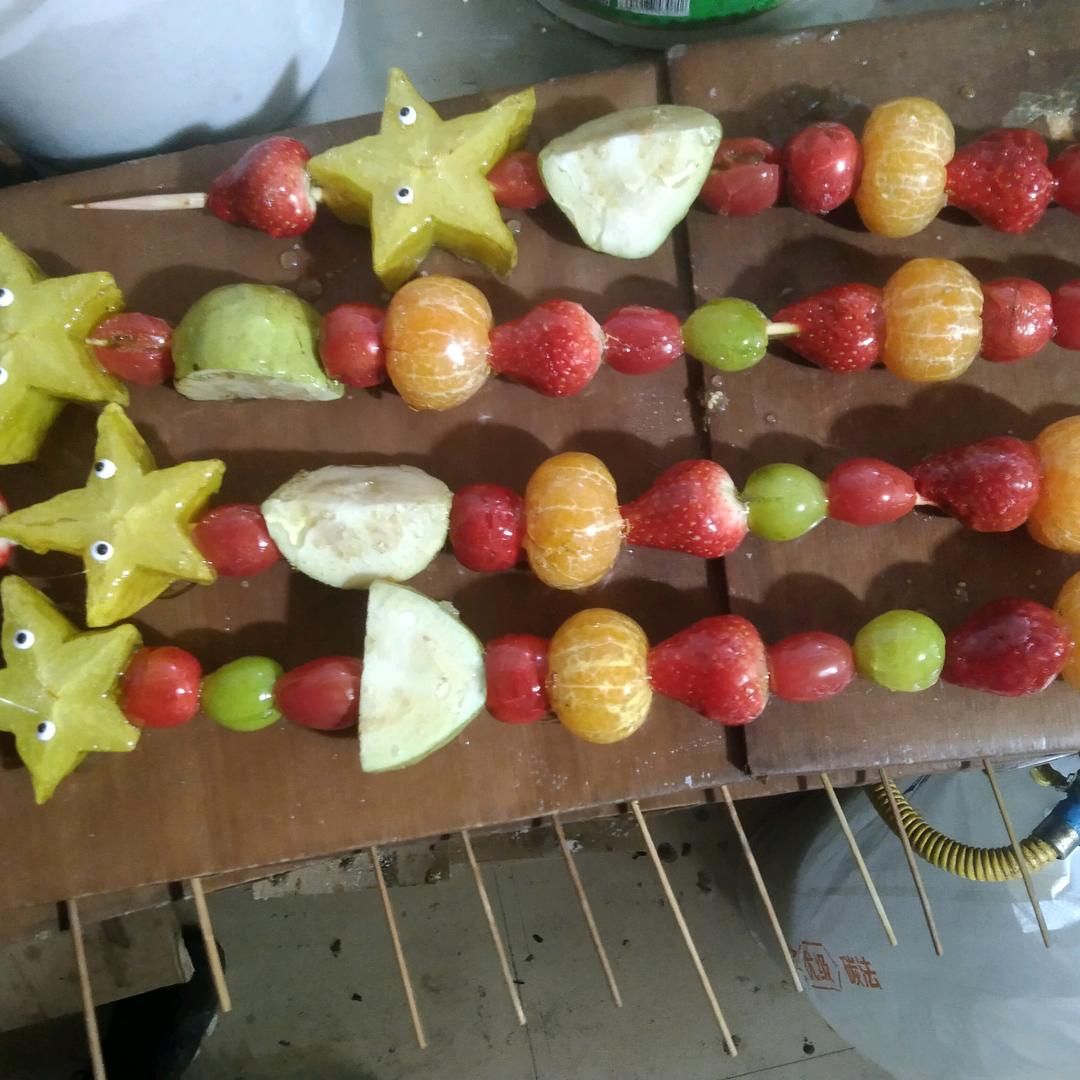 我是白玉糖葫芦。我是白地餐盒。