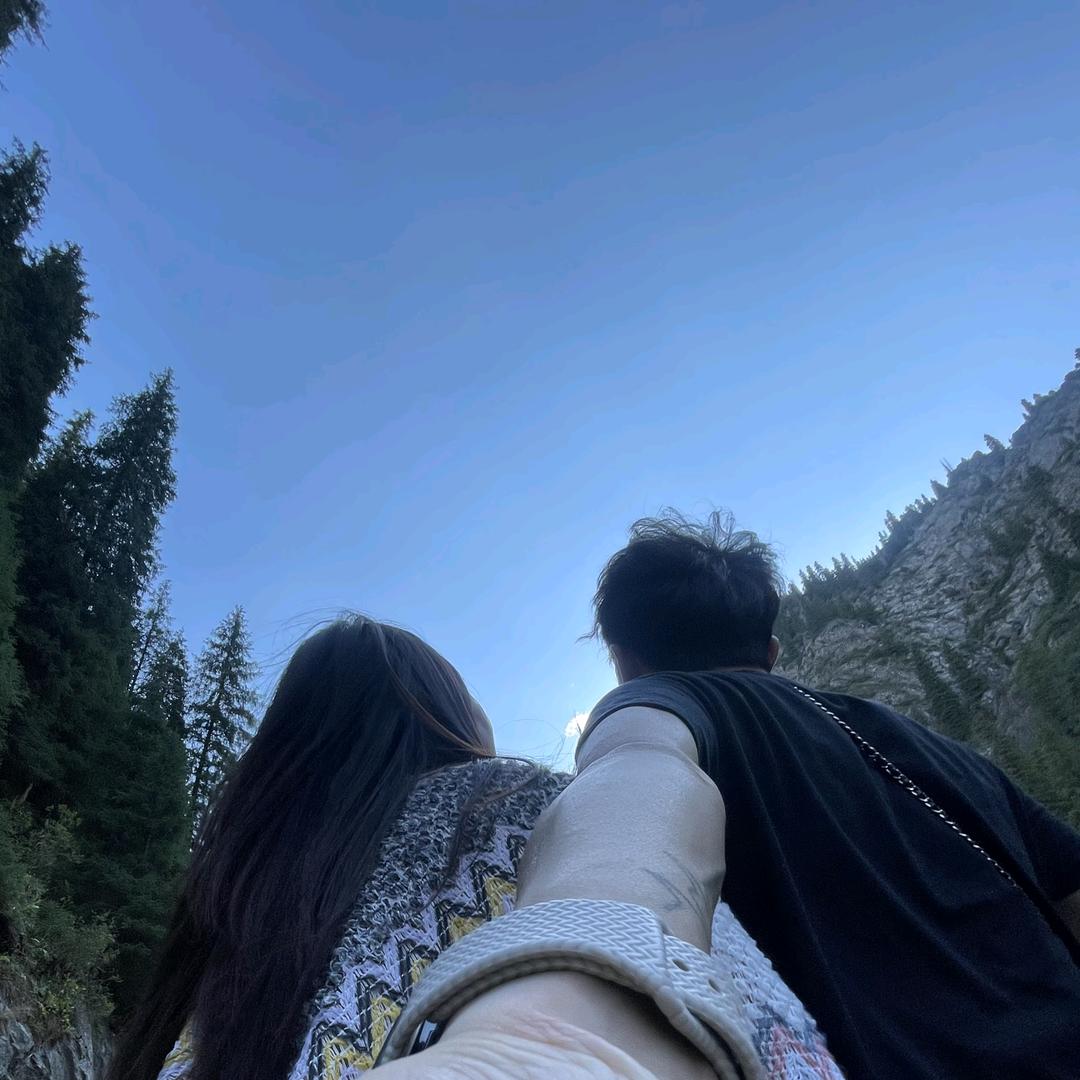 邓邓在乌鲁木齐🌄