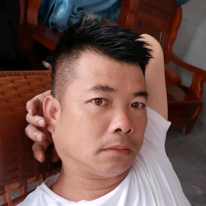 星仔专业打木片维修所有机械。调刀换刀。