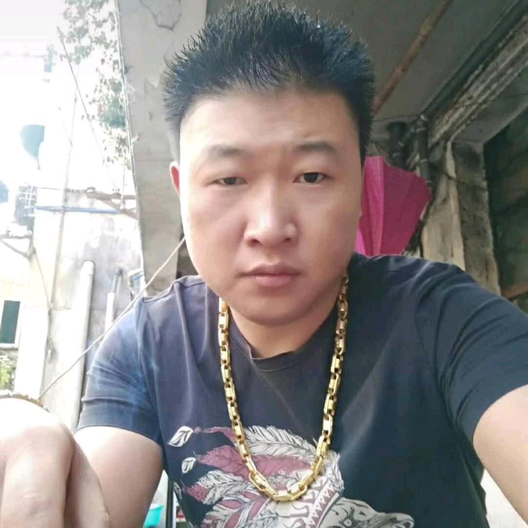 倪氏烧烤炭锅龙虾馆。