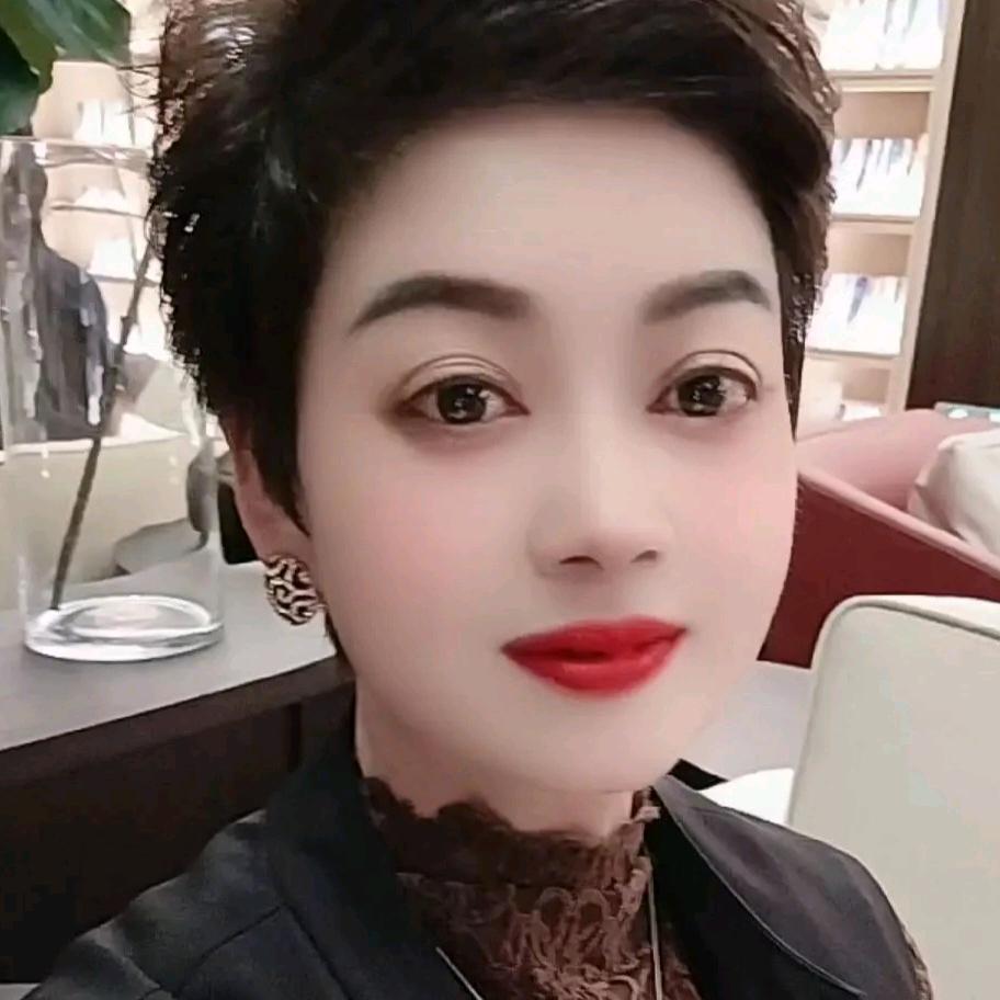 何姐:伊然美衣柜