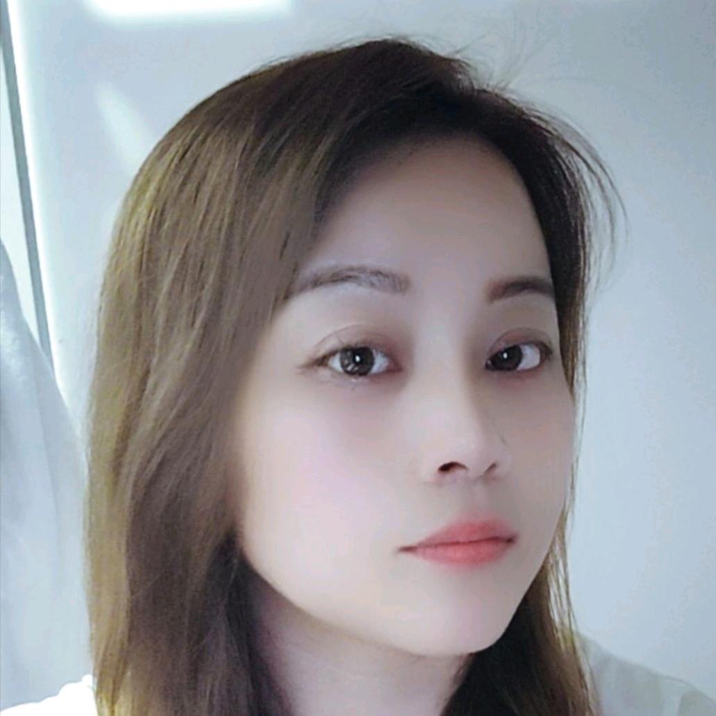 双眼皮的女人