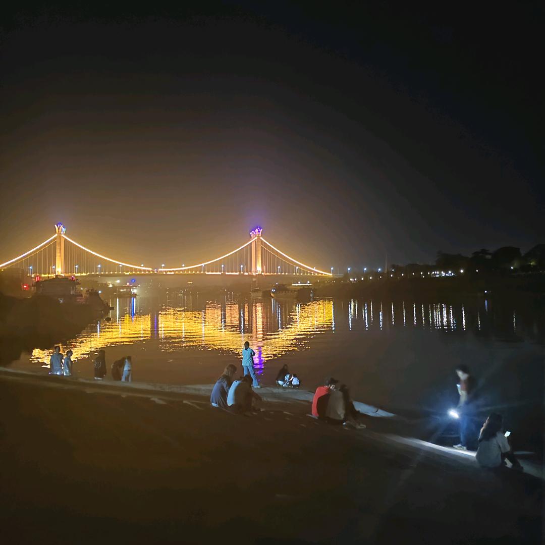 大鹏，金铲铲，听歌🎶