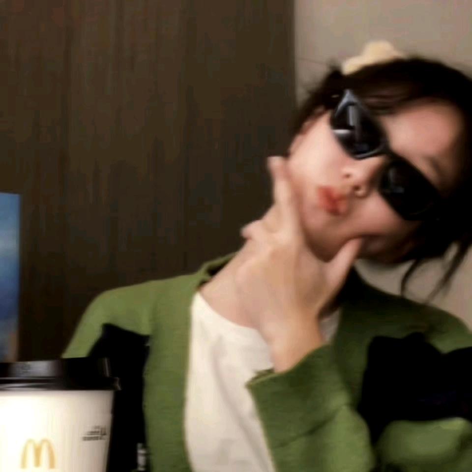 睡不醒的菠萝包💚