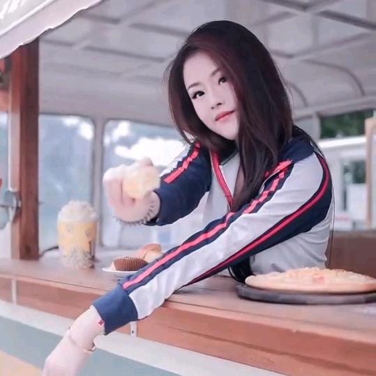 🎀评评🎀