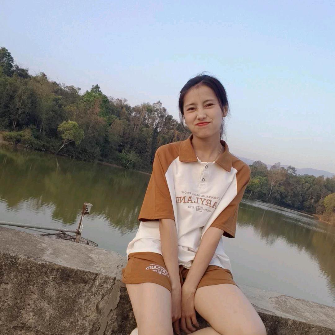 ခင္ ႀကီးၾကယ္🇨🇳