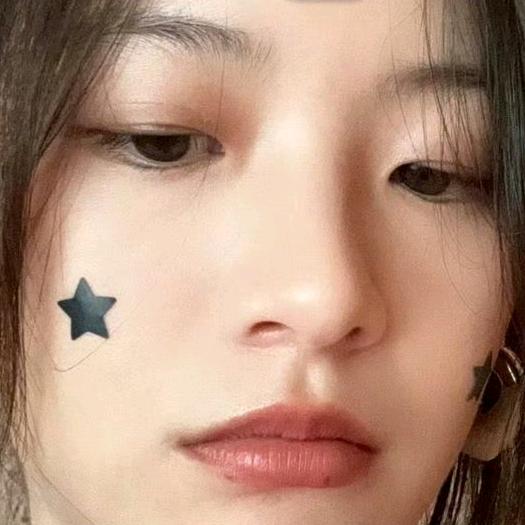 想摸李庚希腹肌