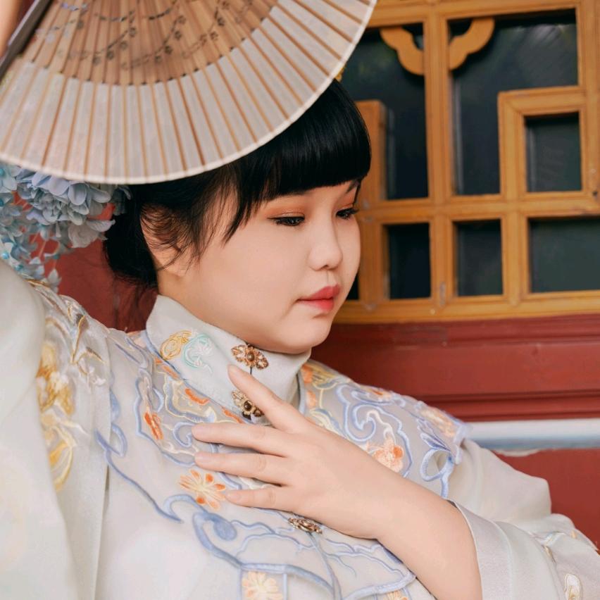 爱睡的vera