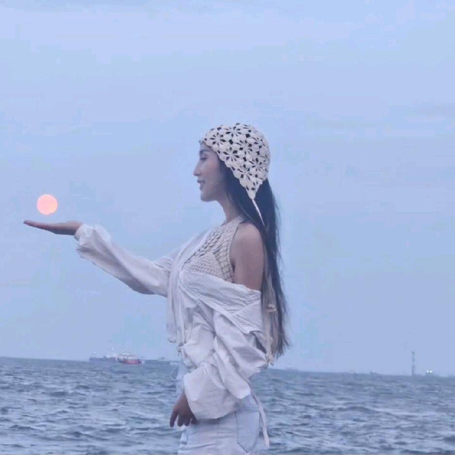 :𝐷áи.:𝐷áи.