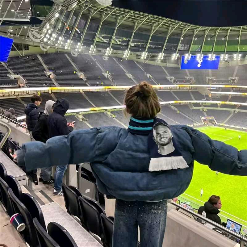 小奈爱看球1.袖材饭