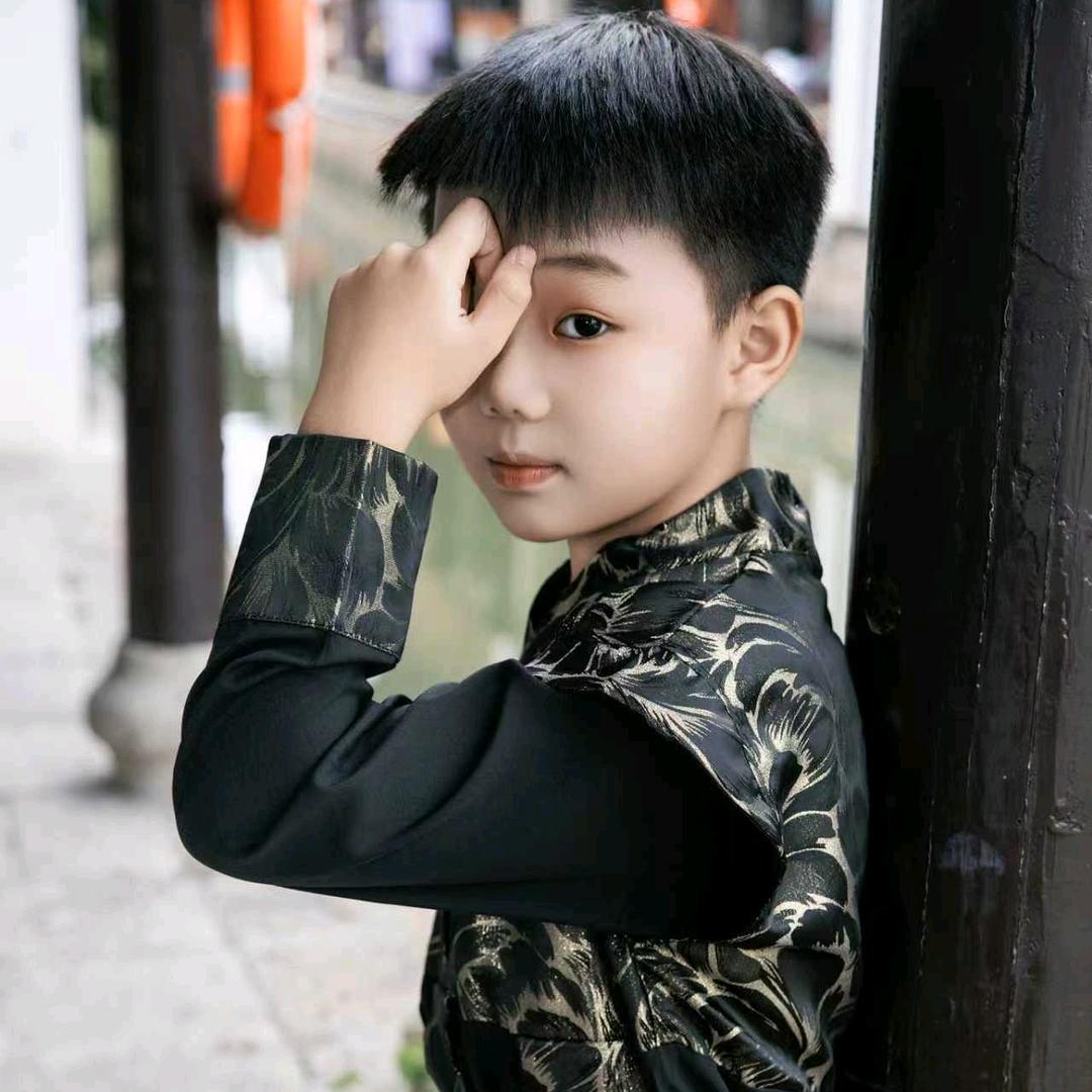 平 ，春，杰，婷