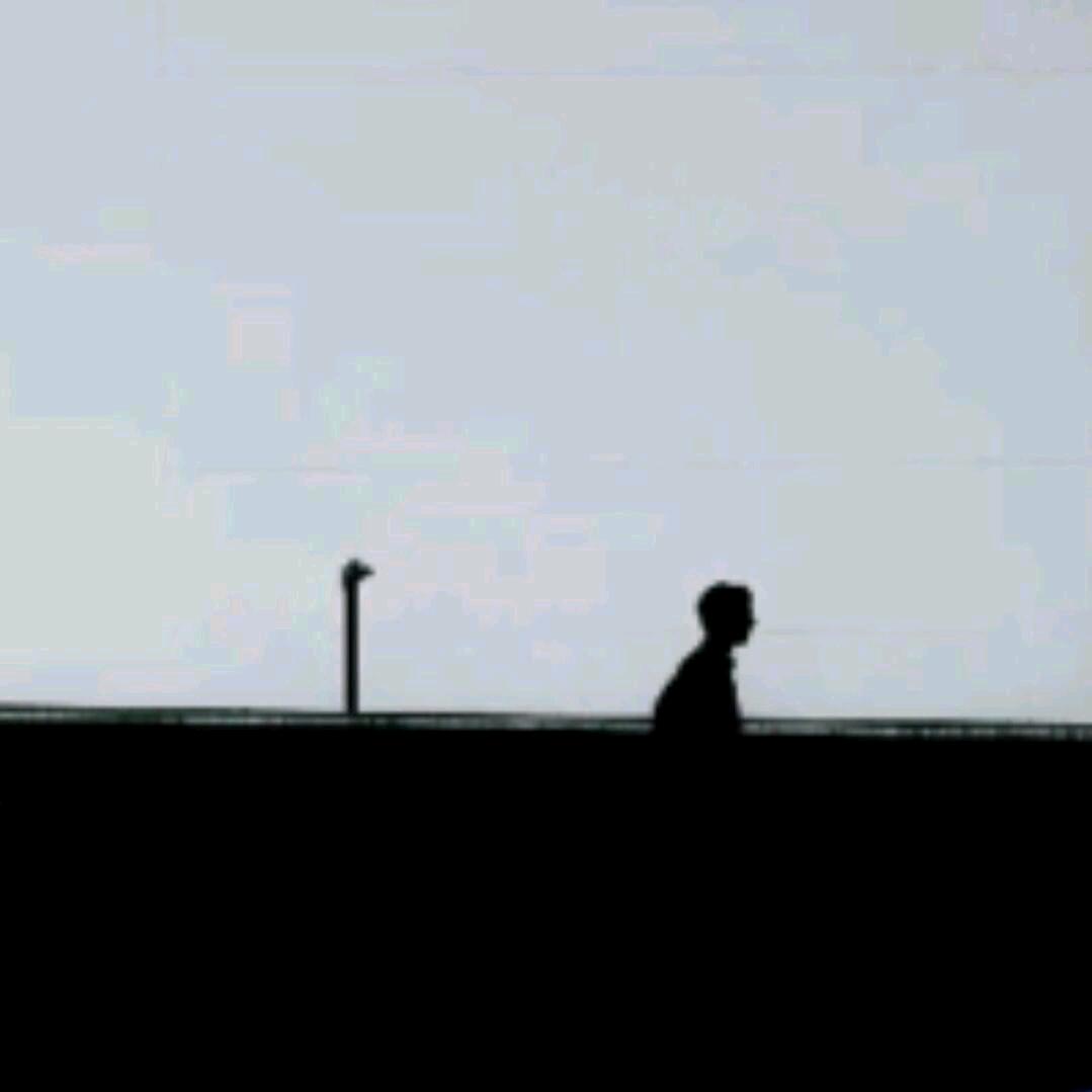 退后ꪊ