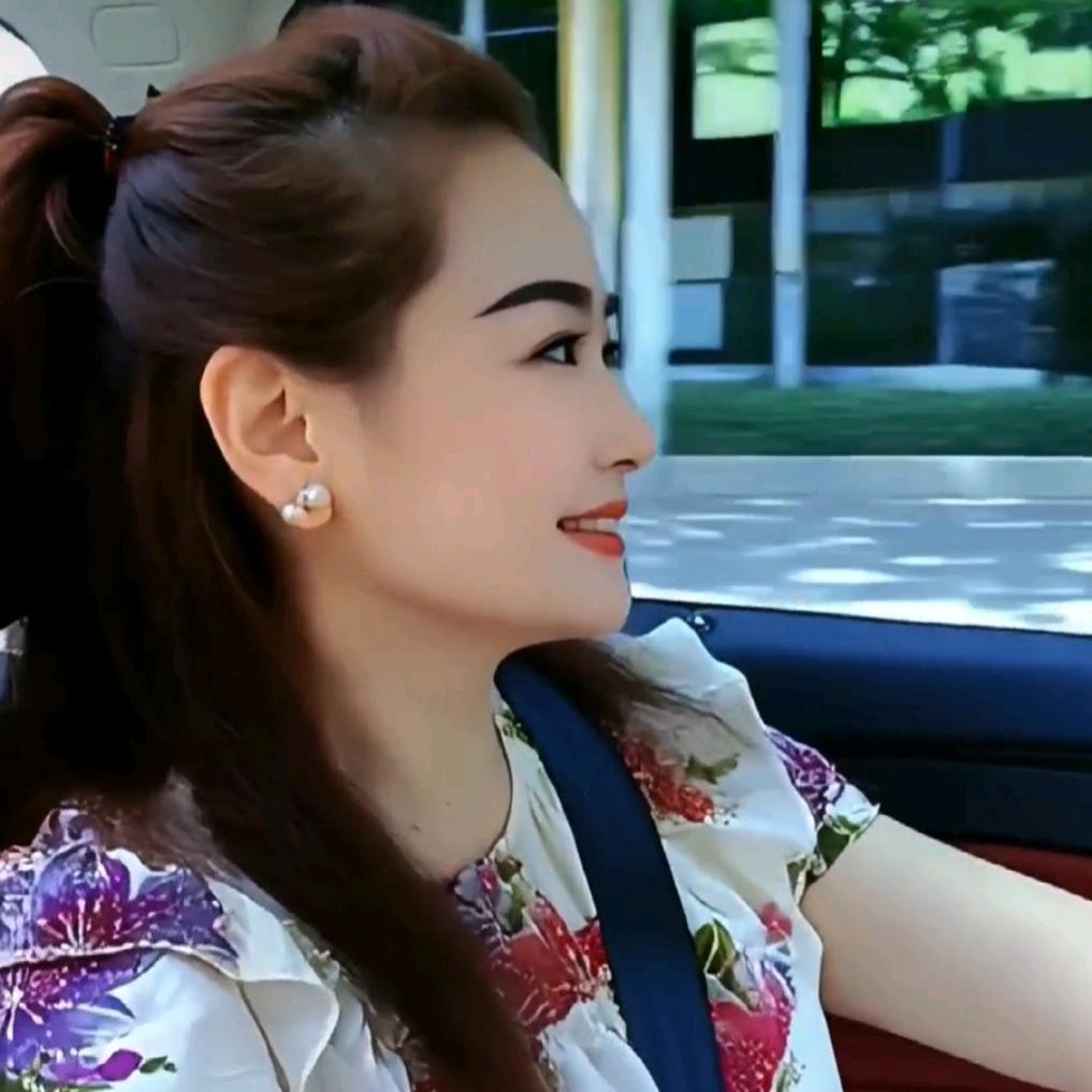 🍑🌹🪴🪴🌹🍑