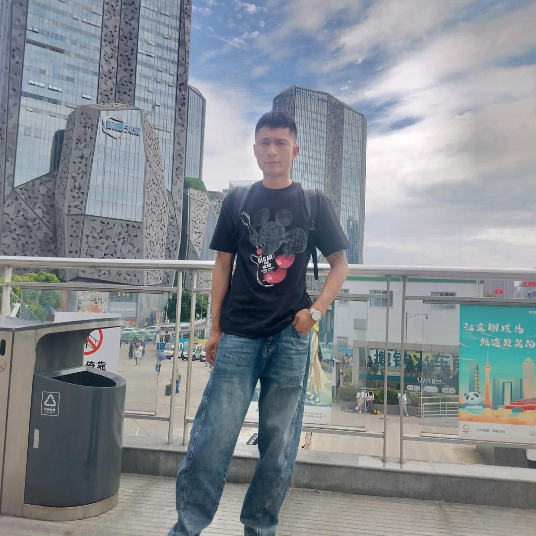 伊伊嘚( ﹡ˆoˆ﹡ )爸比