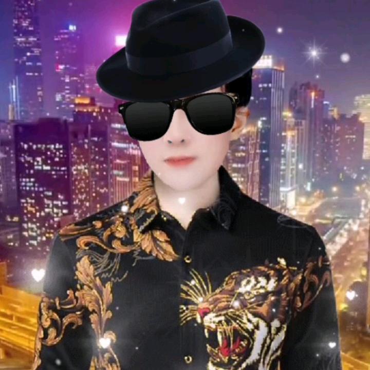 哥不帅🌝᭄没人爱✨🎤🌝᭄