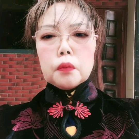 流泪动心，单身女人。