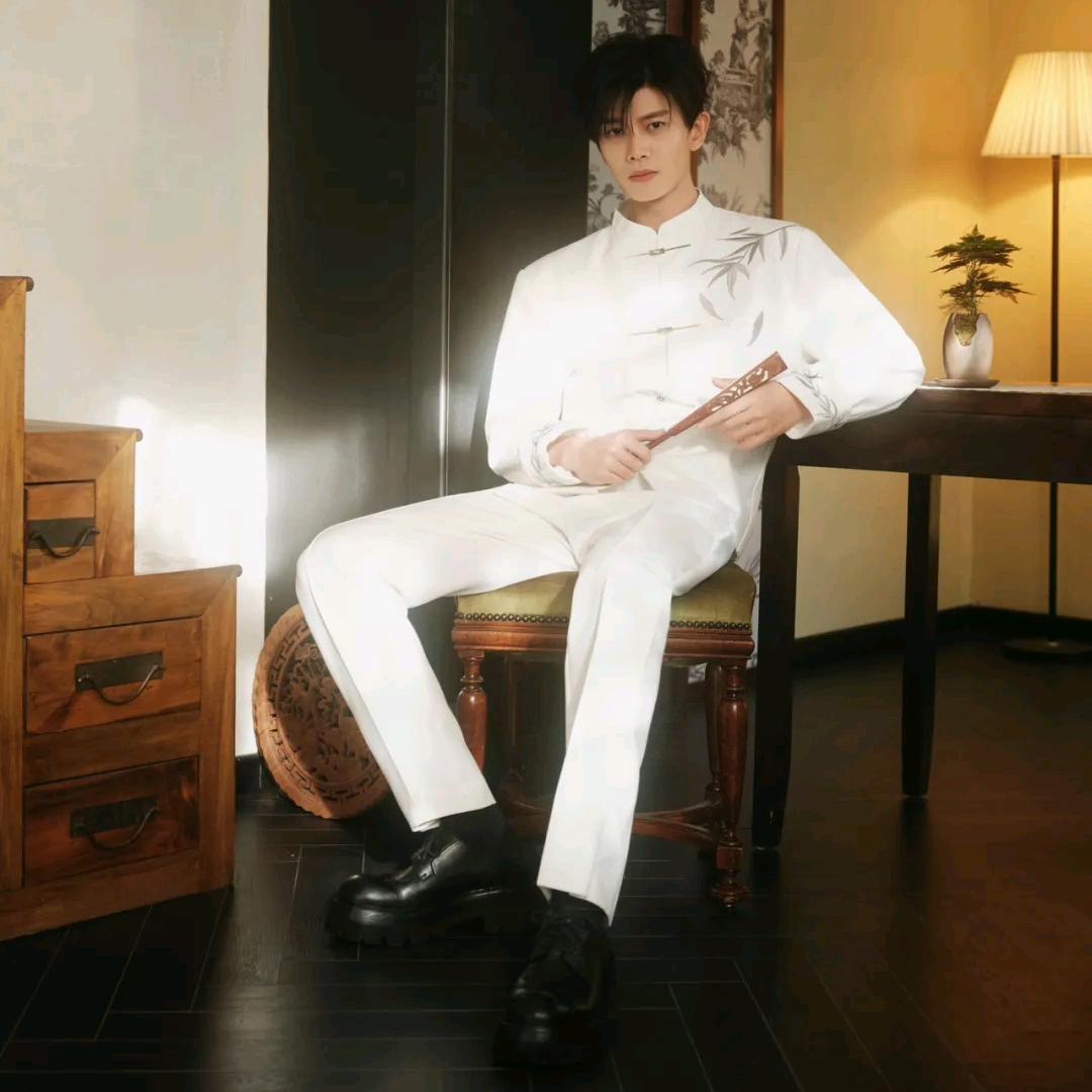 森林半岛红管家