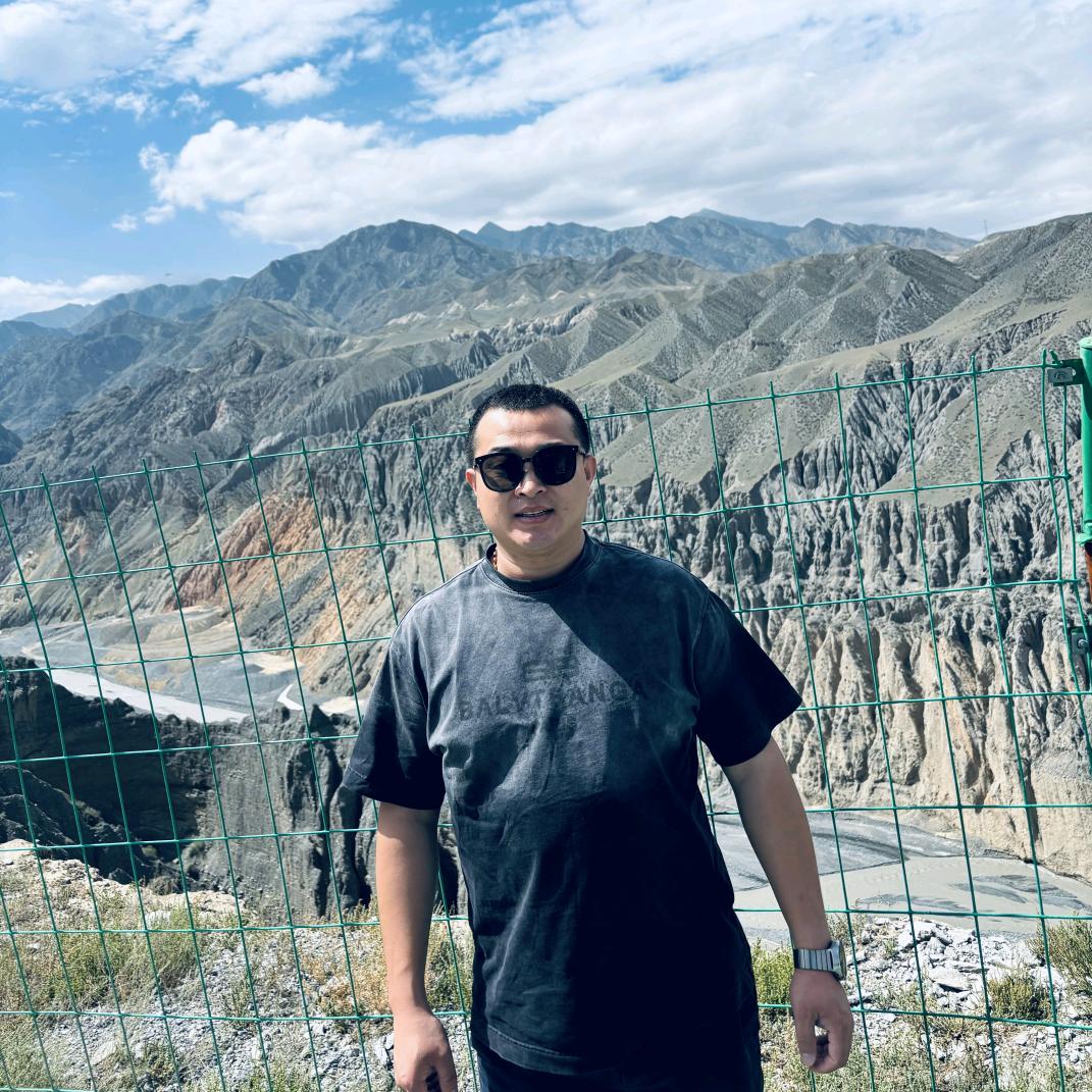 开餐馆的旅行者