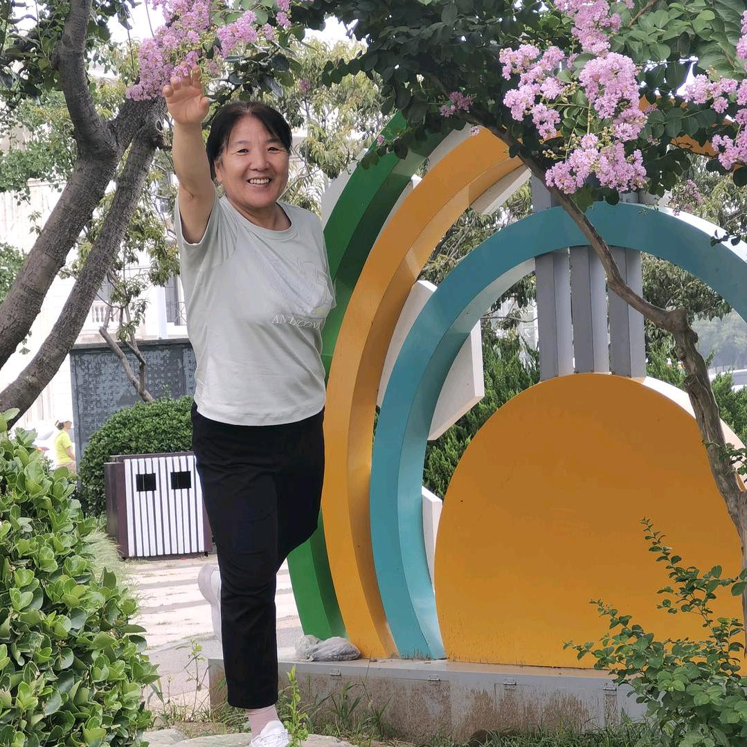 刘姥姥爱运动周一到周五（早上8点开播）