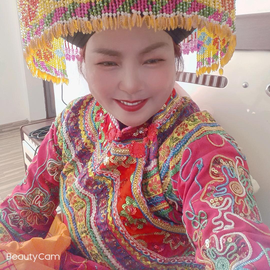 人格如金。