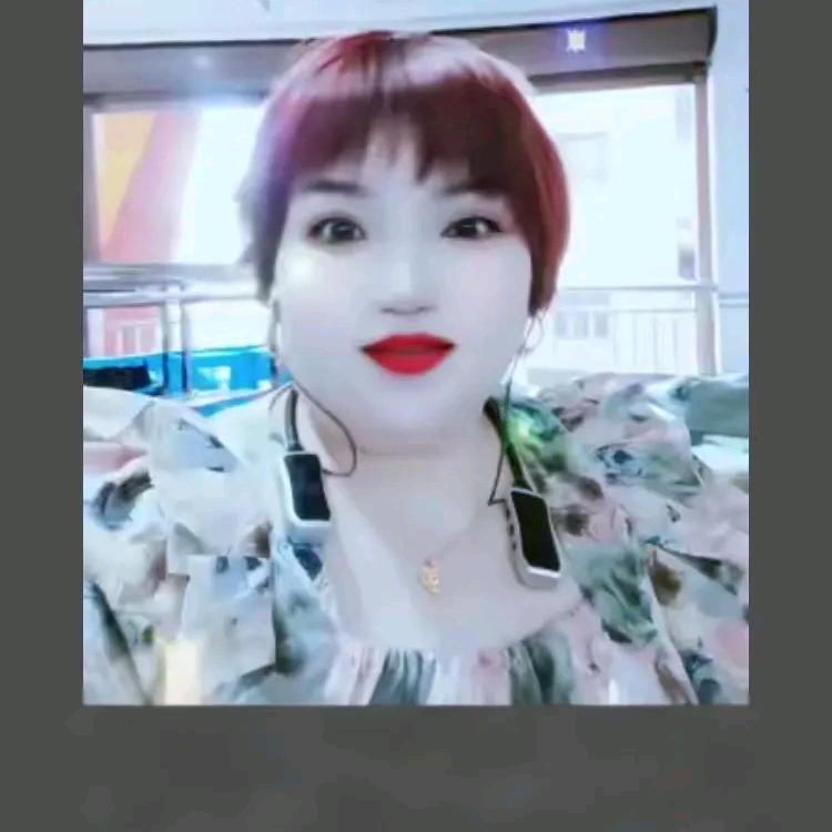 芳芳姐《晚上7：30开播》