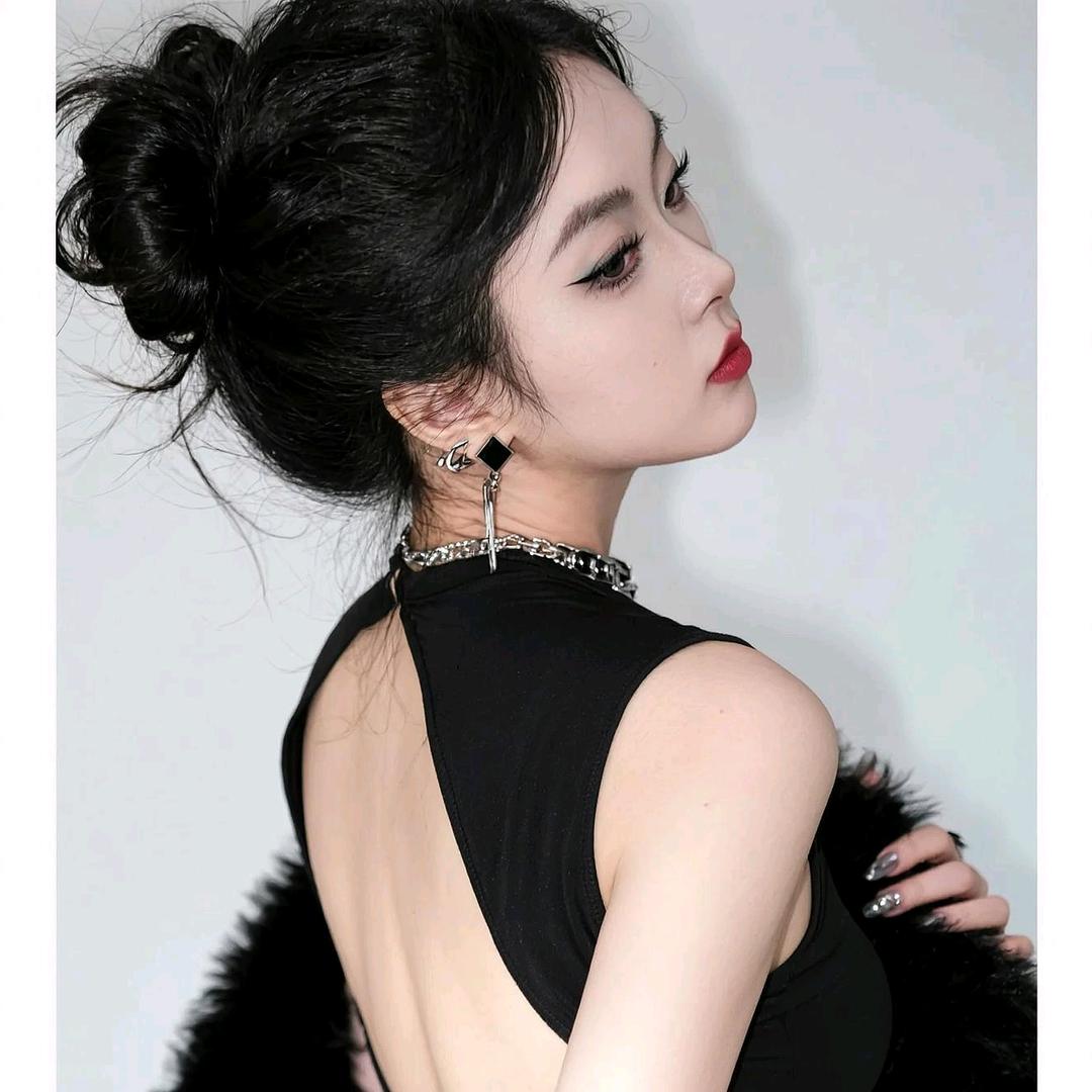 এ喻家幺妹᭄࿐