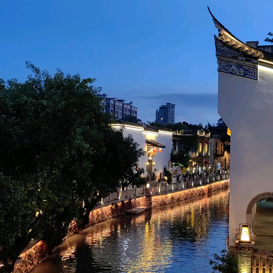 ℋღ᭄幽兰🍒烟雨᭄梦💞࿐