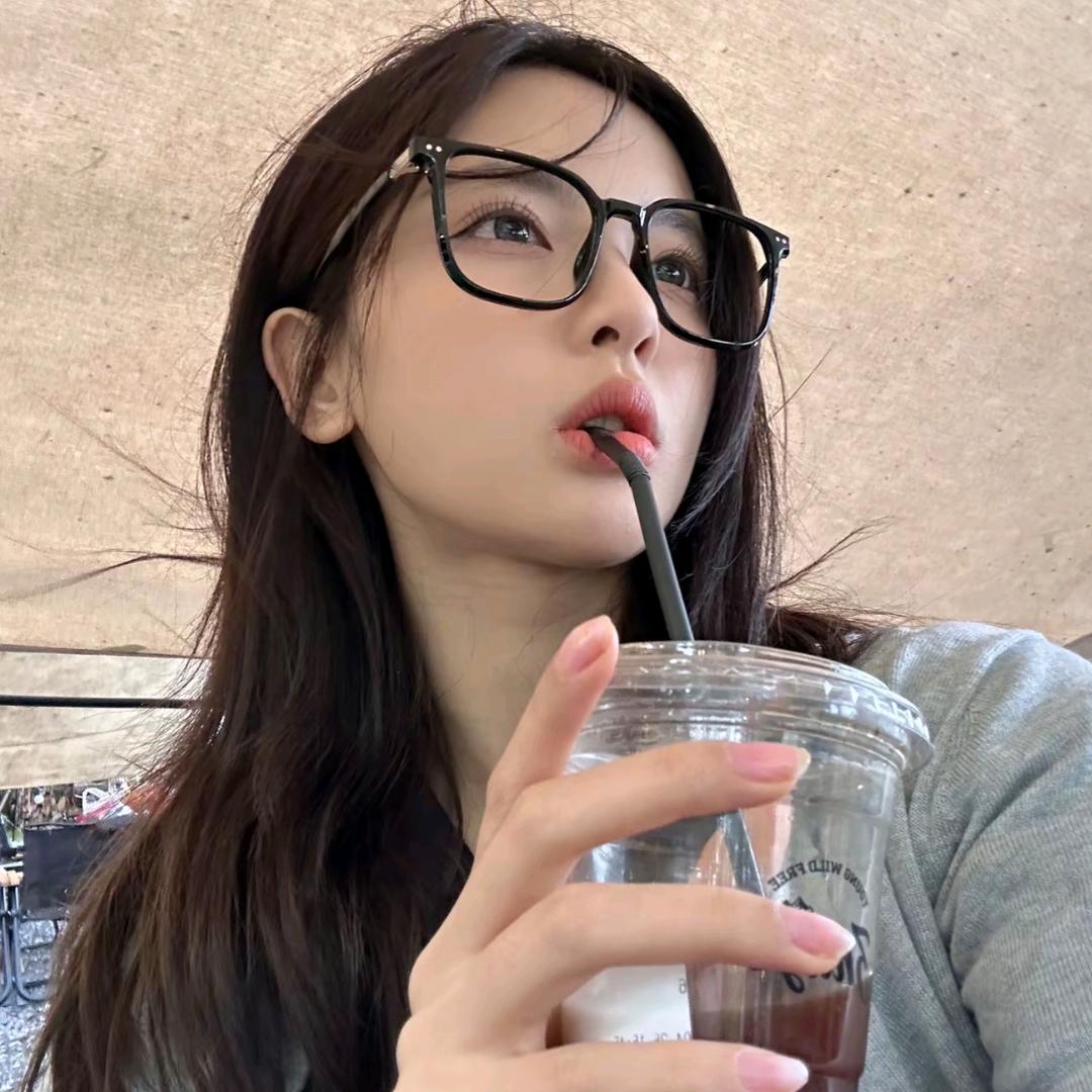 ღ𝓬𝓪𝓶𝓮𝓵𝓵𝓲𝓪
