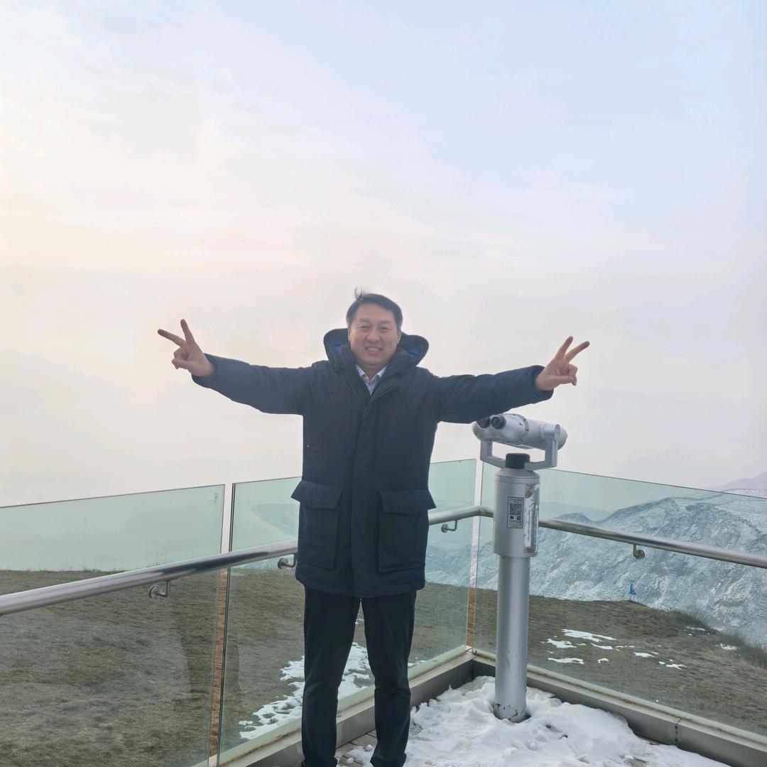 沙漠骆驼朱立春