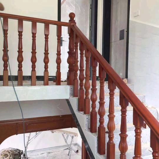 实木楼梯扶手安装