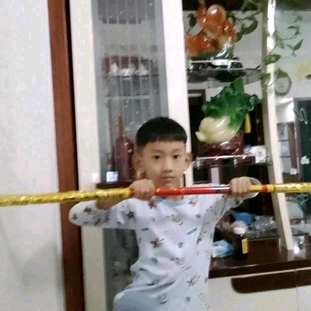 快乐每一天的小男孩