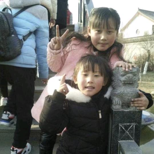 爱吃热爱跳舞的艾艾