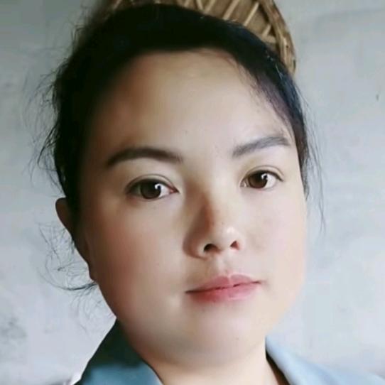 ꧁🍀寻梦的女人🍀꧂