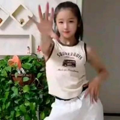 @快乐女孩（连赞拉黑）