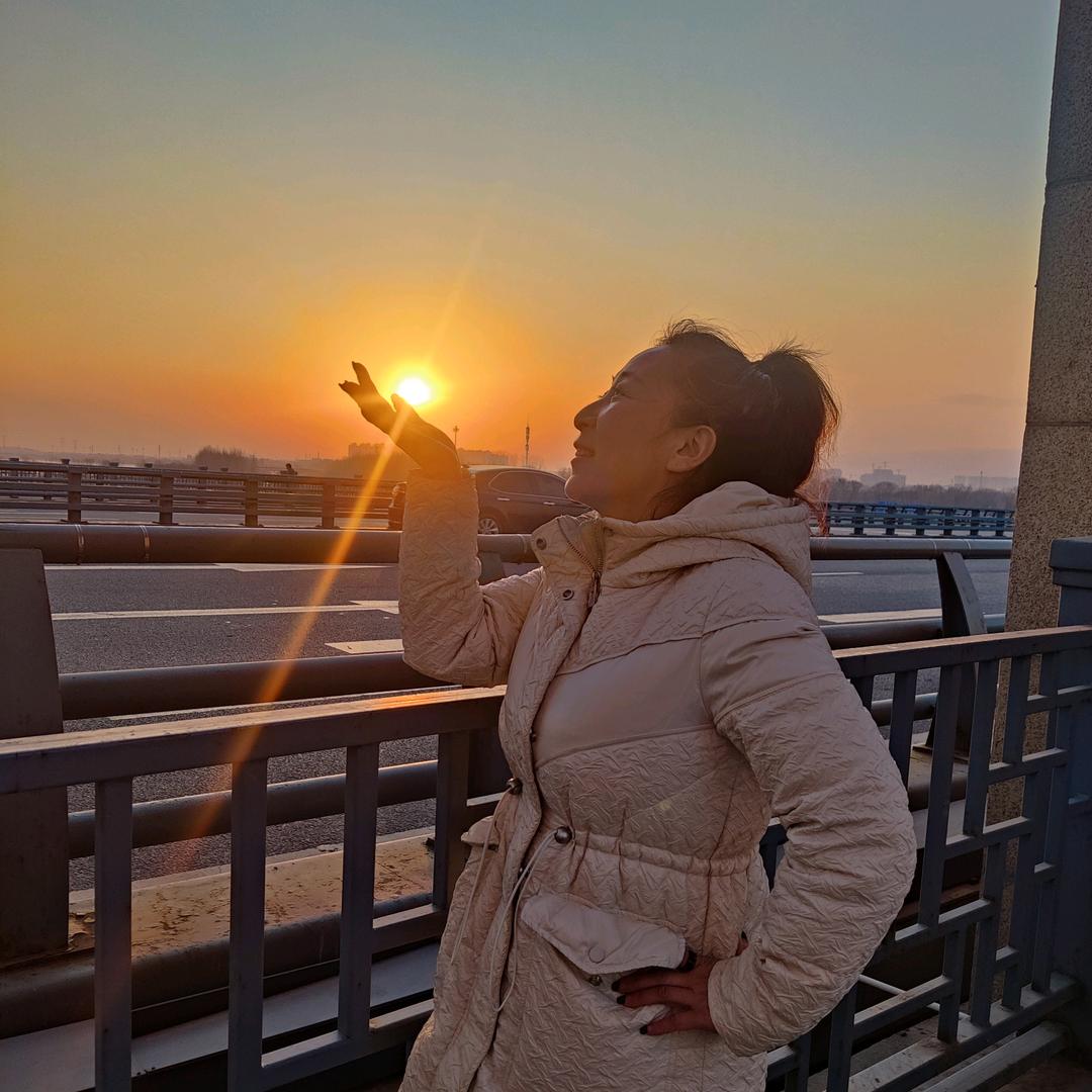 黑黑美女
