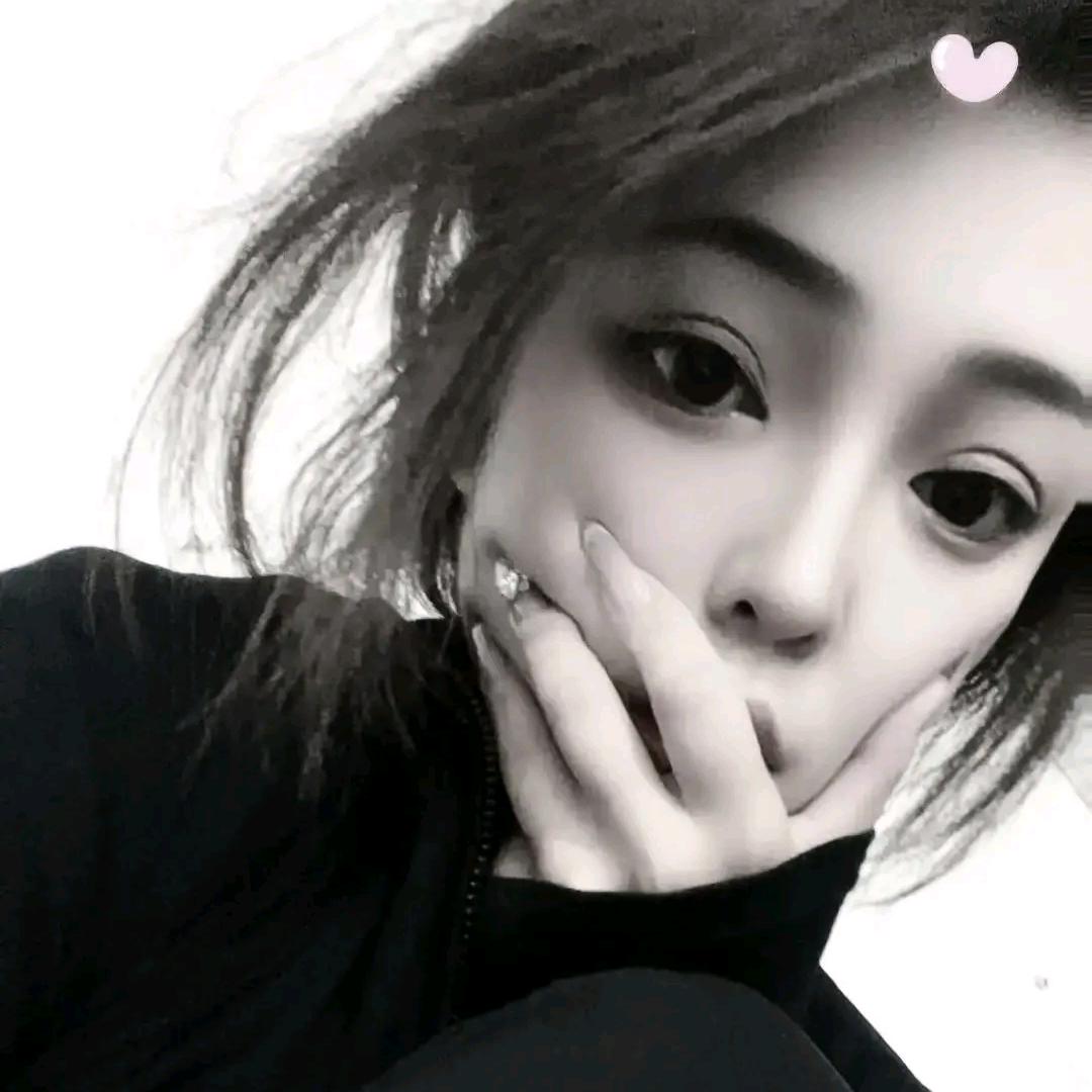 👩🏻‍🦯‍➡️🧎🏻.