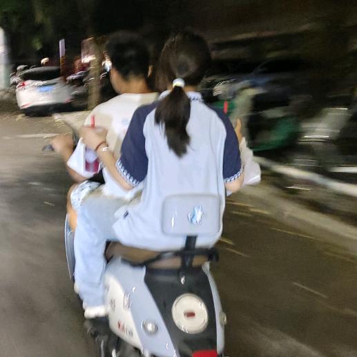 窗帘洪姐
